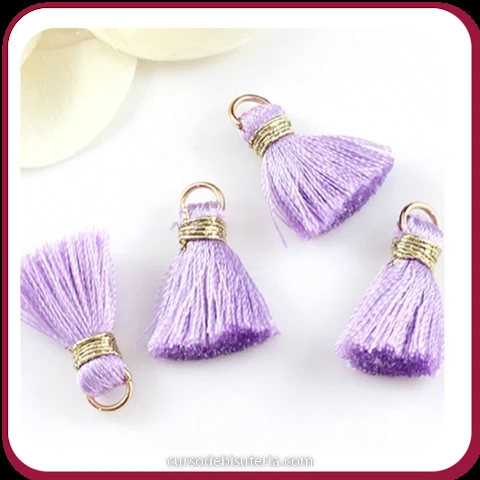 Borlas y pompones para aretes